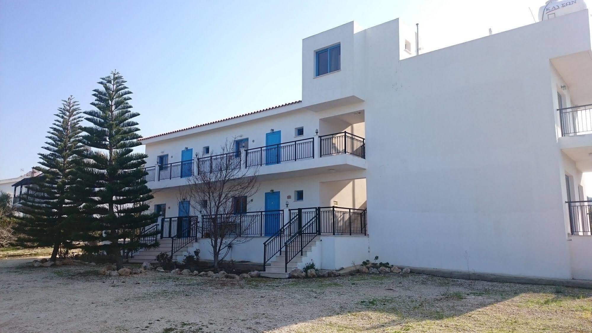 Socrates Apartments Polis Exterior photo