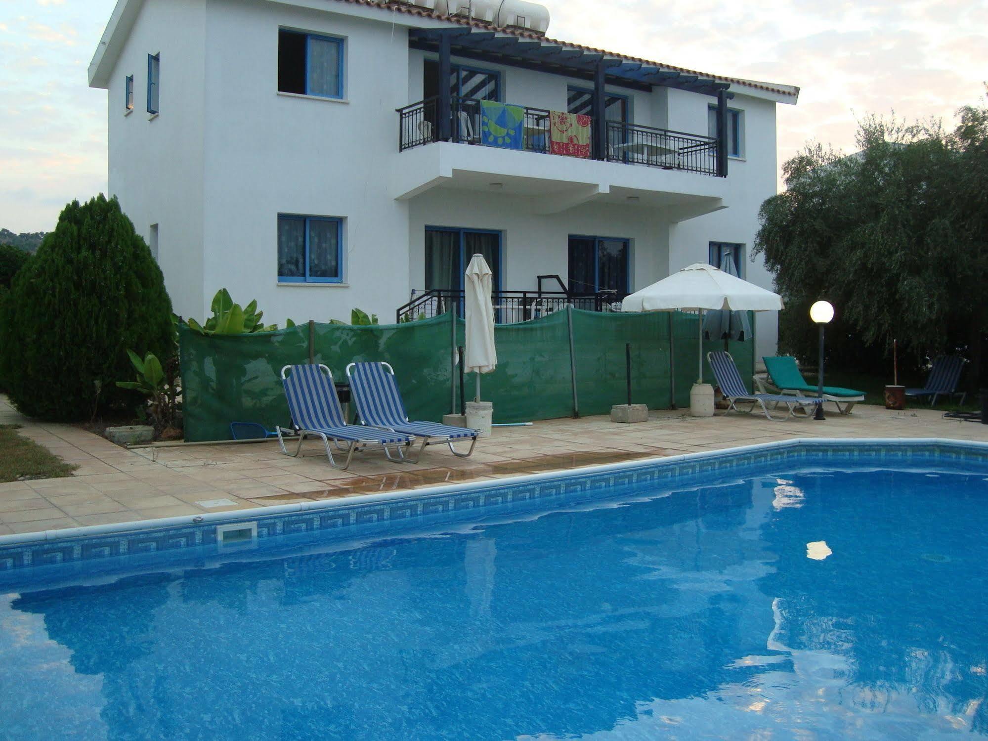 Socrates Apartments Polis Exterior photo